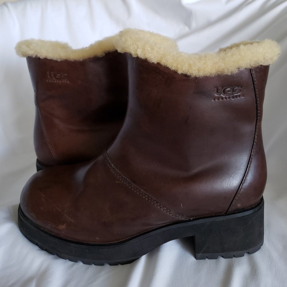 UGG Australia Women’s Brown Leather Sheepskin Lined Boots SN 5330 Block Heel , 9